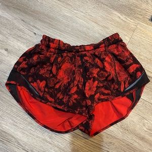 Lululemon shorts size 4